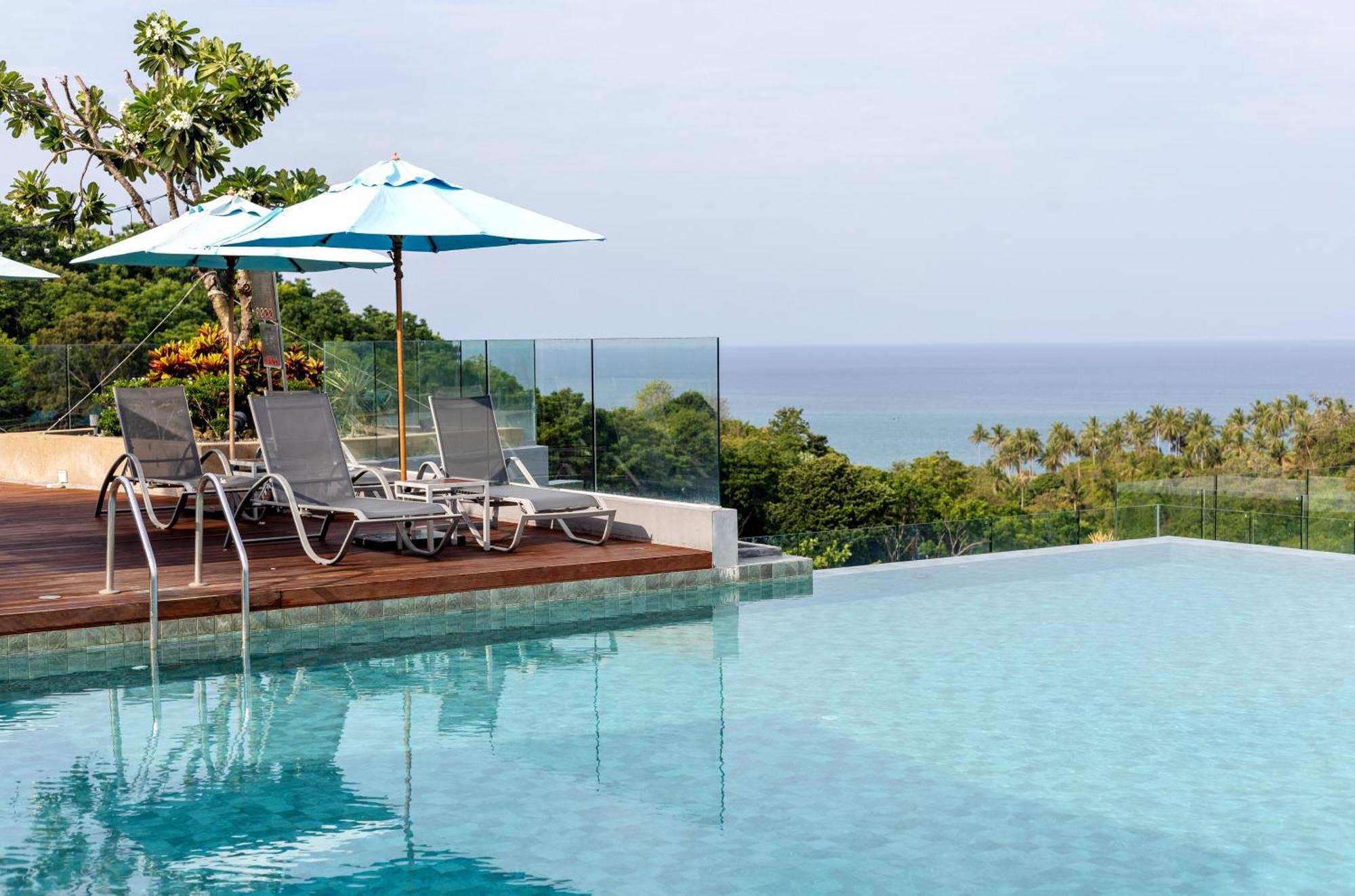 Crest Resort & Pool Villas - Sha Extra Plus Patong Exterior photo Infinity pool